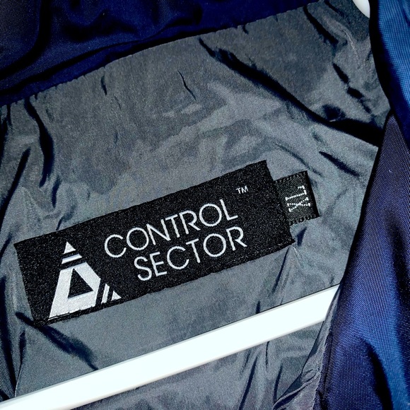 BLUE DESIGNER CONTROL SECTOR WINDBREAKER - Picture 2 of 8